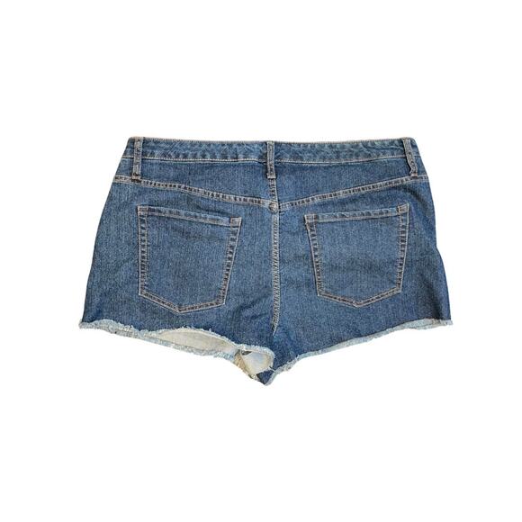 Wild Fable Denim Shorts Jeans Raw Distressed Hem Blue Wash Size 18 - Picture 2 of 4
